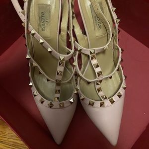 Valentino rockstud heels size 39 water rose